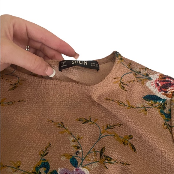 SHEIN Two Blouses - Picture 2 of 5